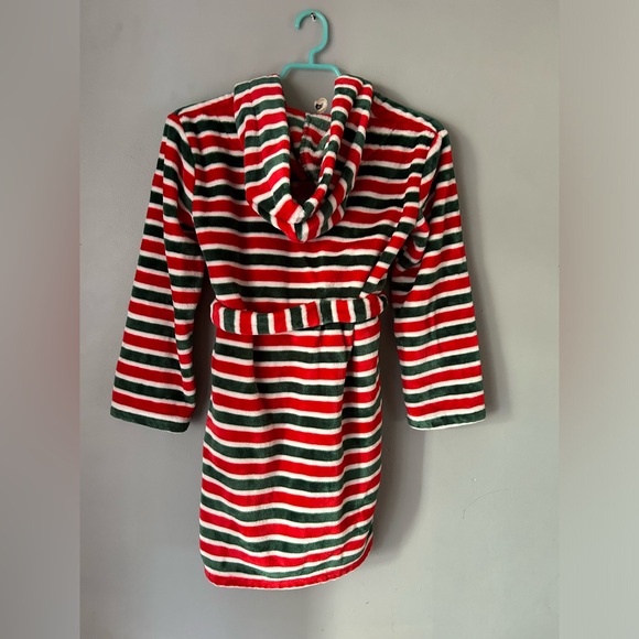 Hatley kids “candy cane” robe with belt. Size 8-10. Excellent condition. - Picture 3 of 4